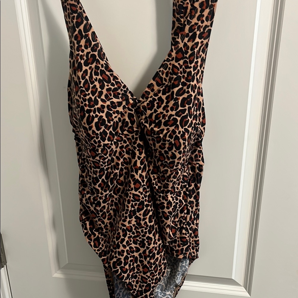 Kona Sol Cheetah 🐆 one piece swim